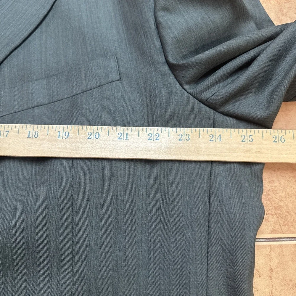 Caravelli Super 150's Suit 48R Green Stripe Jacket Pants 42 x 32 Poly Viscose
